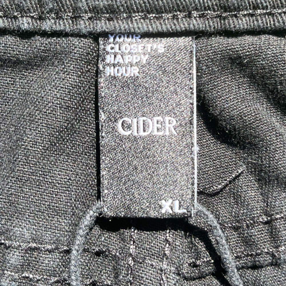 Cider; Black; Soft Wide Leg Cargo Pants; Colorful Flower Decals; Minor Wear; XL - Picture 7 of 8